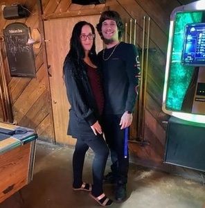 Meet your Posher, Dennis